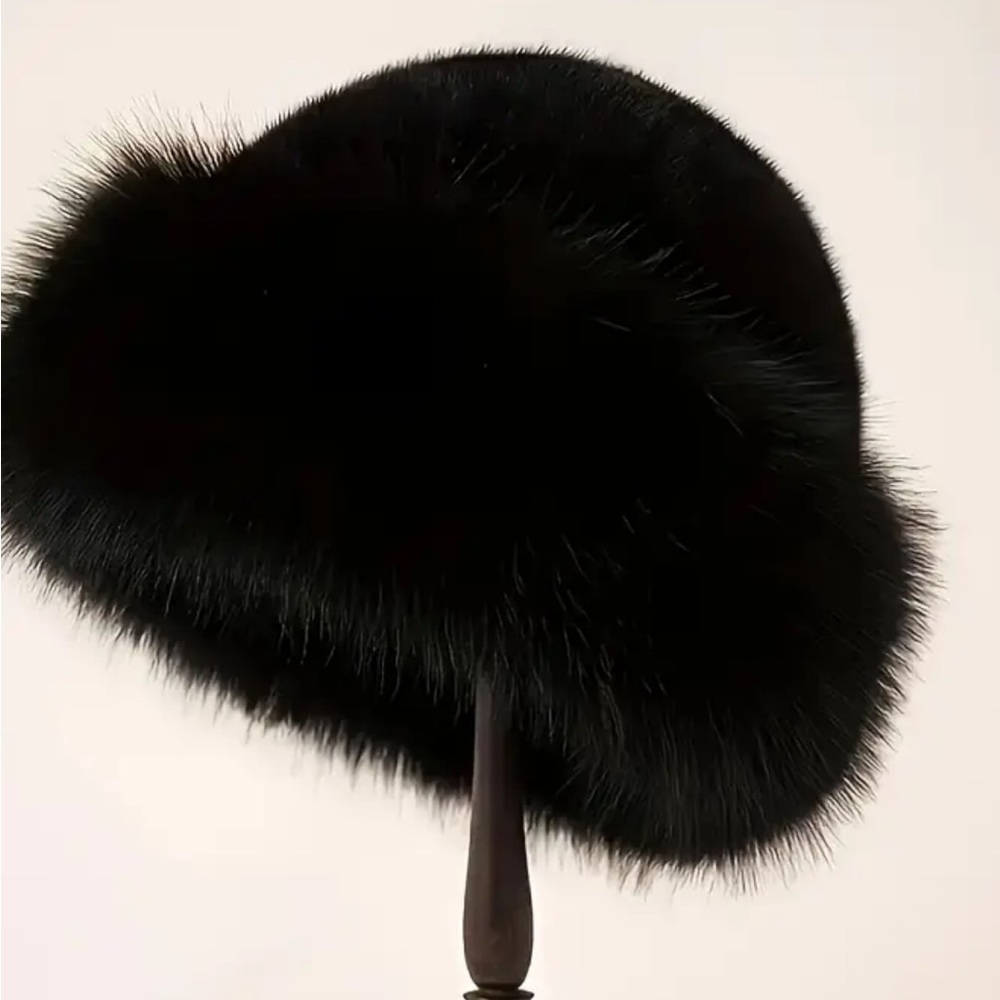 Elegant Black Faux Fur Hat Beanie